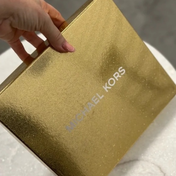 NWT Michael Kors belt gift box main image 4